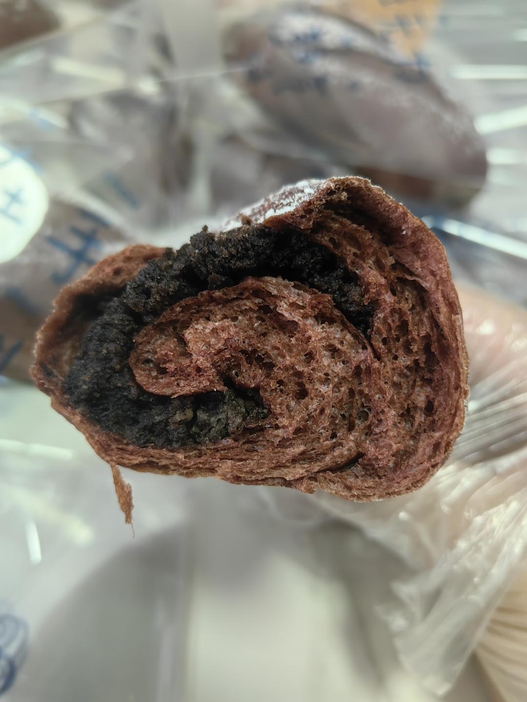 外脆硬，内柔韧，巧克力麻薯欧包，面包新食尚