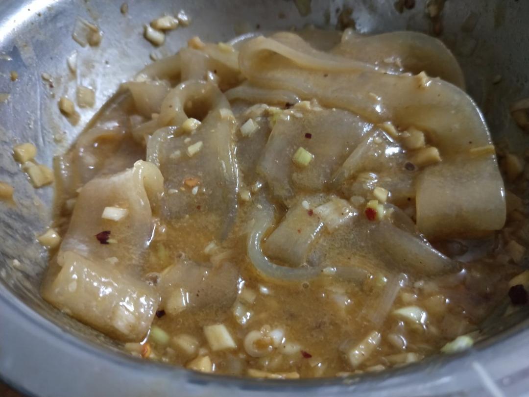 秒杀小夜市的麻酱流汁宽粉