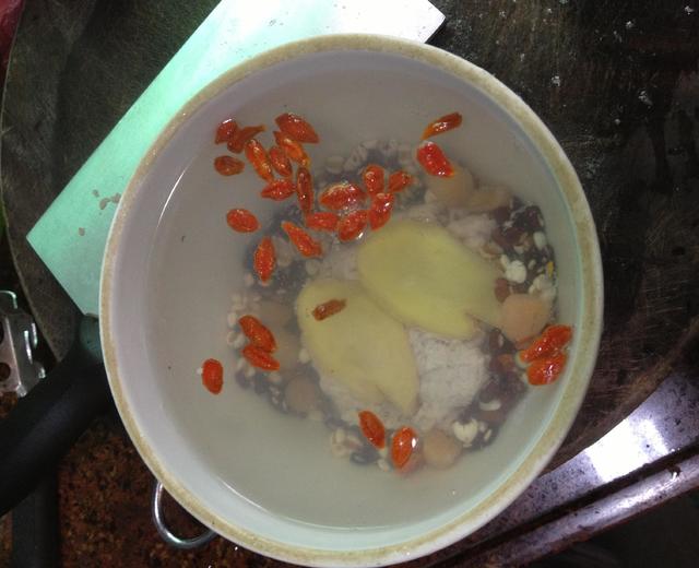 赤小豆薏仁祛湿汤的做法