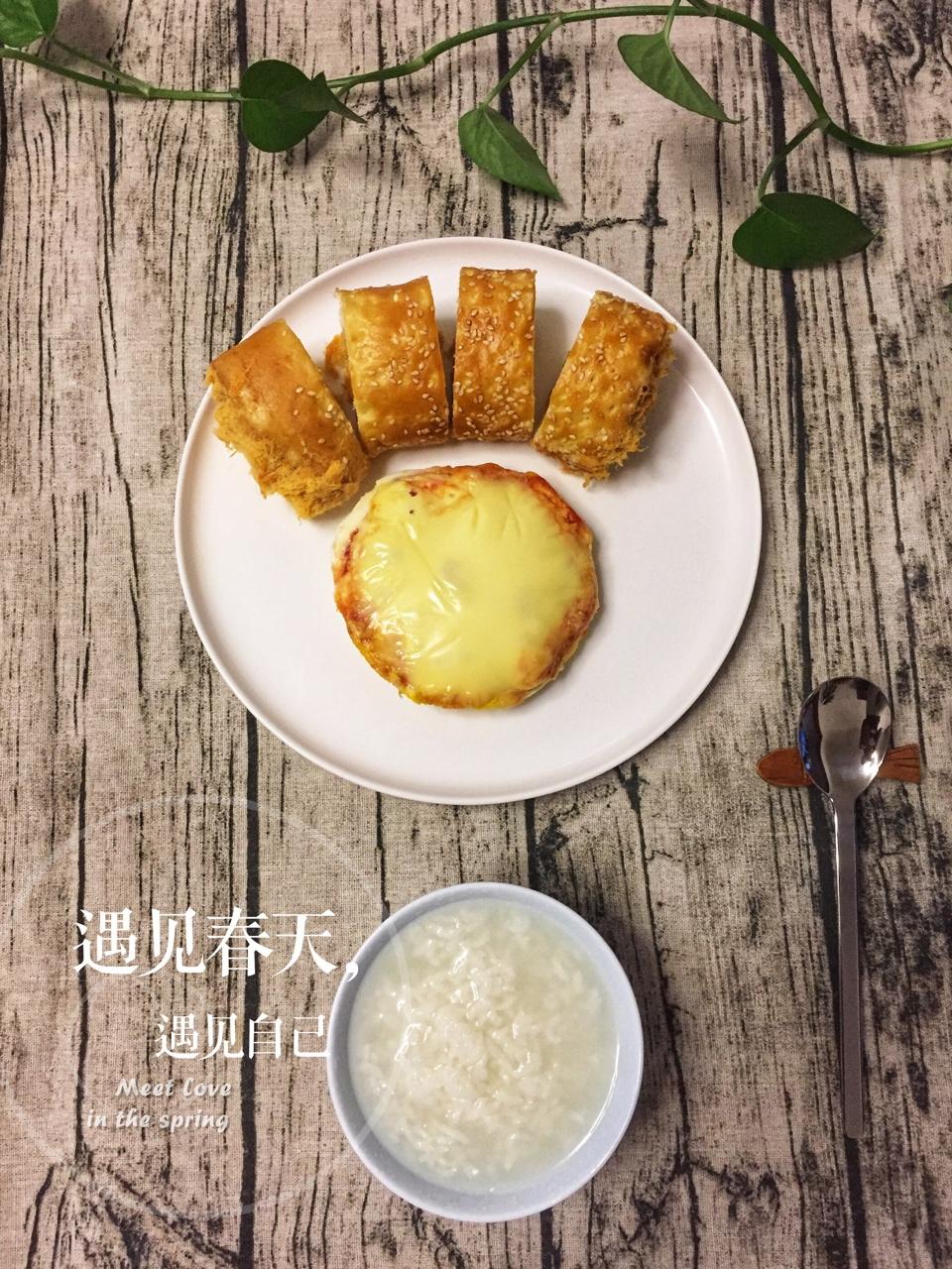 只需摆好材料去微波！惊艳全家的早餐端上桌：香肠奶酪烘蛋