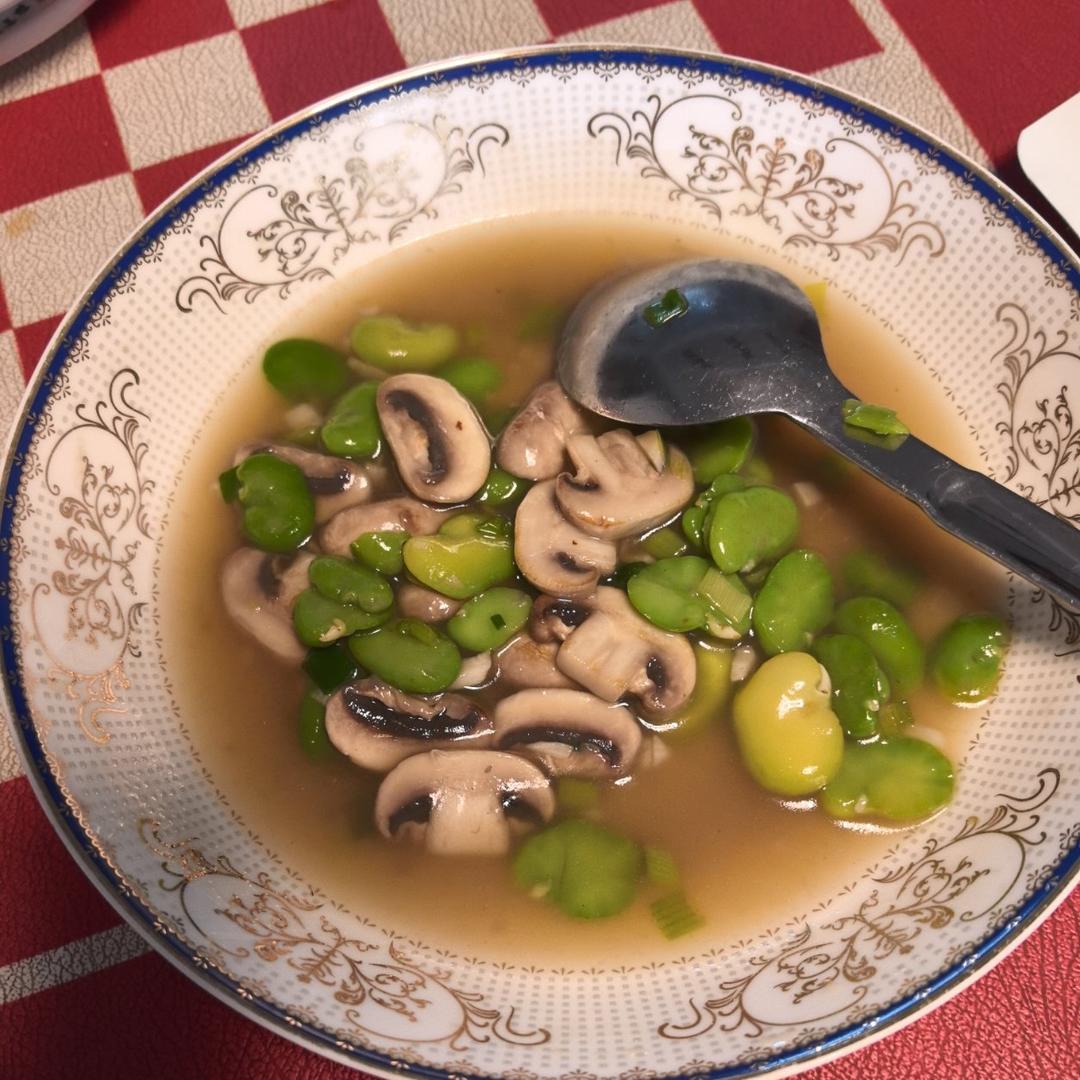 口蘑炒蚕豆
