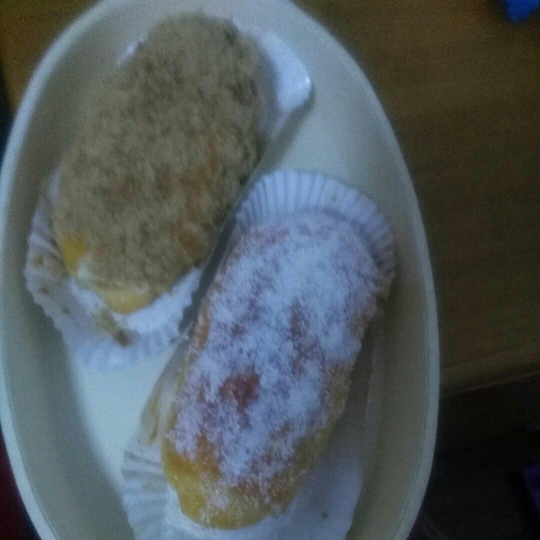 儿时去面包房必买的［椰丝奶油包］