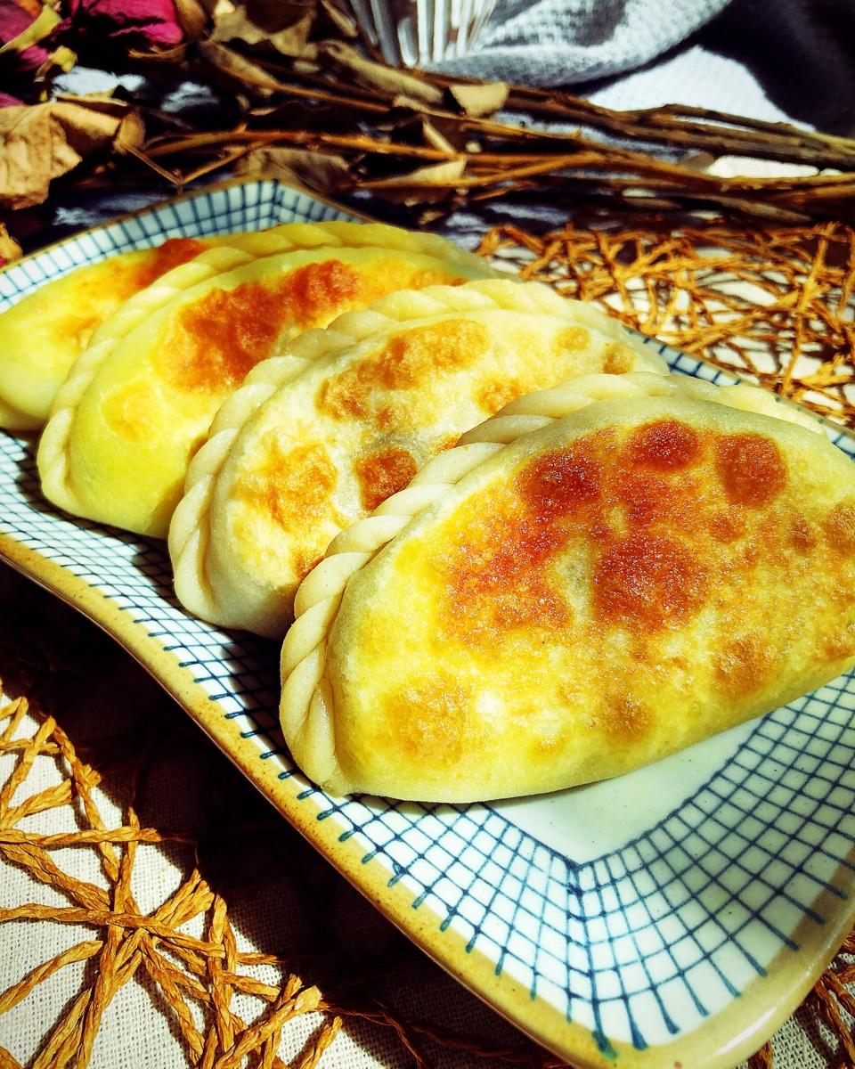 韭菜盒子（附锁边视频，超级详细版）