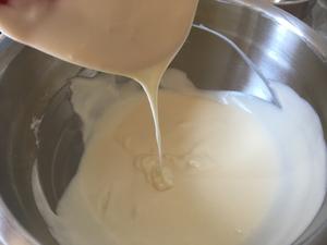Kiri奶油芝士食谱—树莓芝士蛋糕的做法 步骤5