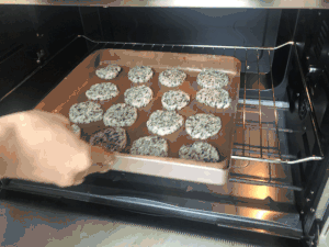 芝麻/花生烤米饼的做法 步骤7