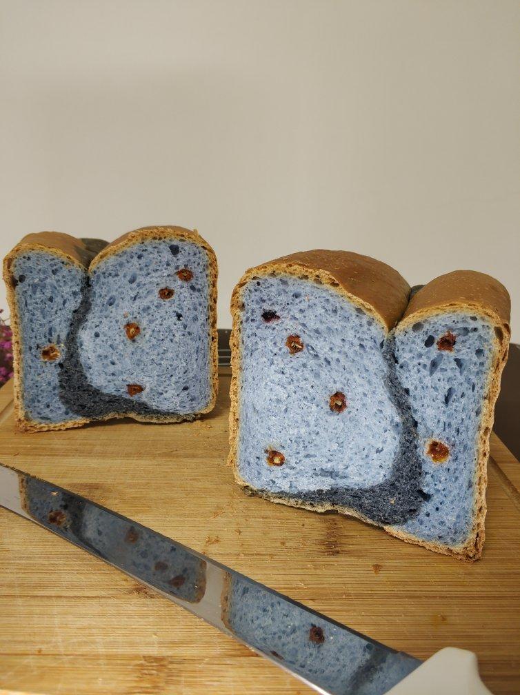 用美食向大师致敬：蝶豆花梵高“星空”吐司B12