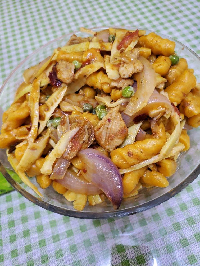 麻食（面食，也叫猫耳朵）西红柿鸡蛋口味的