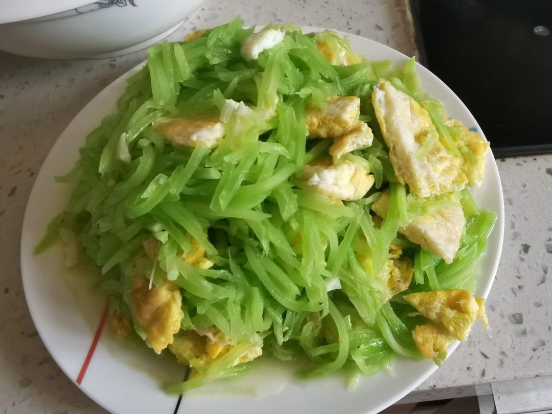 青笋丝炒鸡蛋
