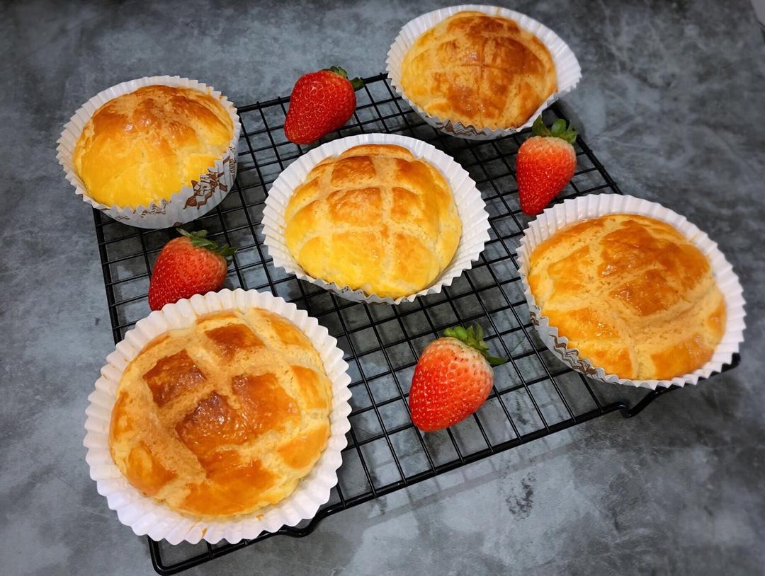 好吃到炸裂的港式菠萝包（附带制作酥皮的小视频）