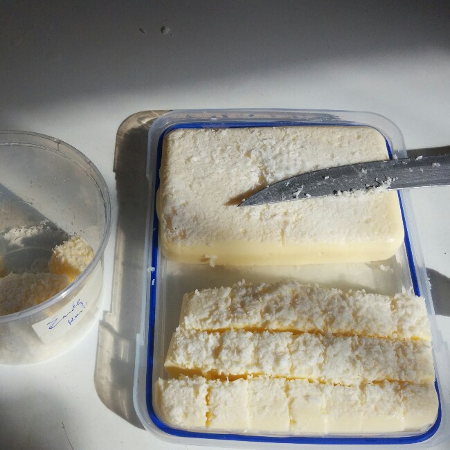 完胜85度C牛奶椰丝小方