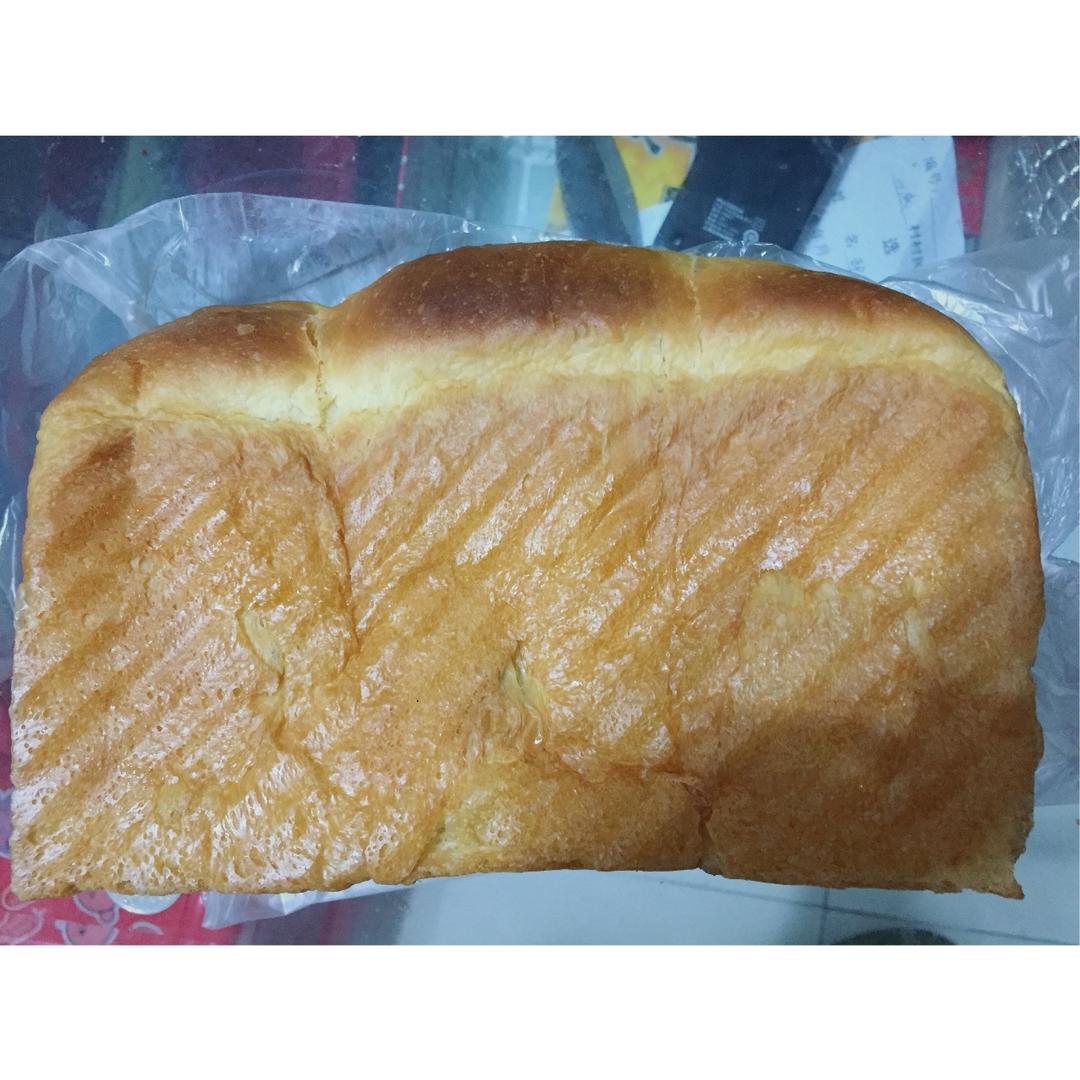 超级爆头王～牛奶蛋黄吐司