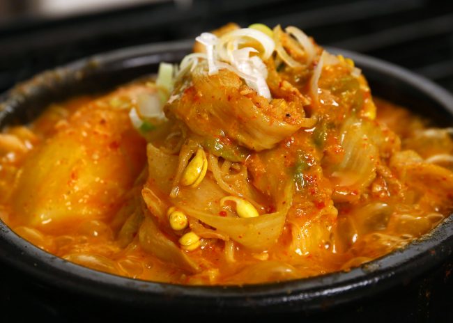 Maangchi版本的韩式猪颈骨汤的做法