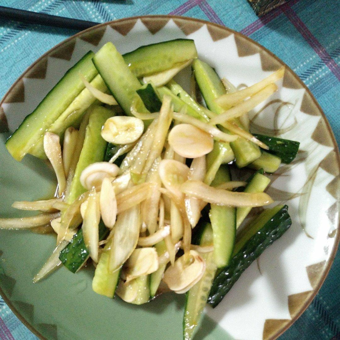 用料极简美味不减的凉拌黄瓜