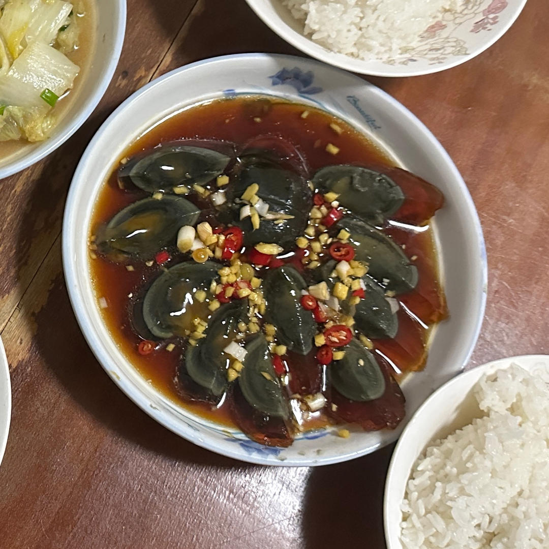 上班族的快手简单晚餐——姜汁皮蛋