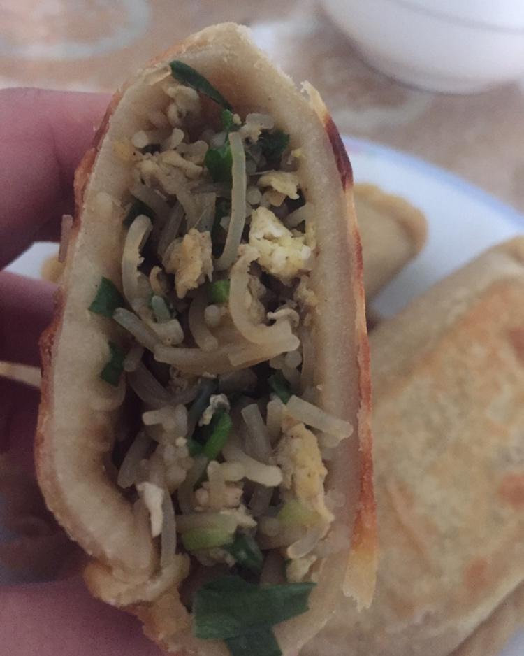 皮薄馅大～韭菜鸡蛋饼