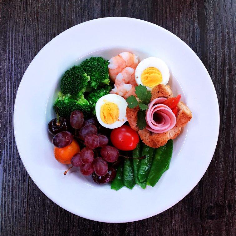 缤纷火腿片吐司杯