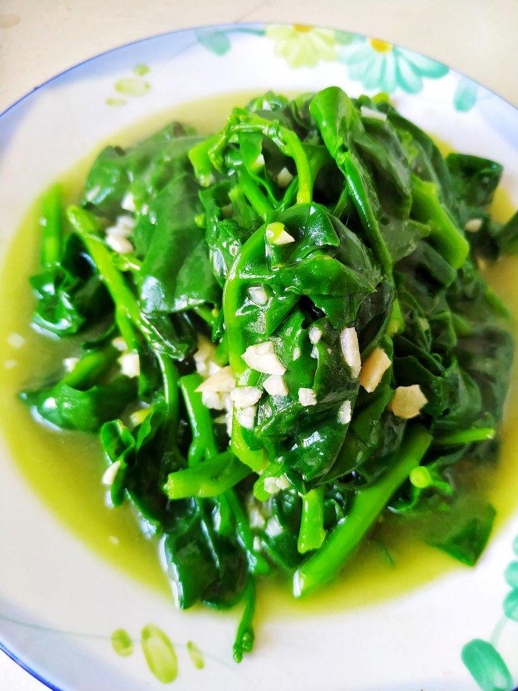 大连铎妈做的蒜泥木耳菜