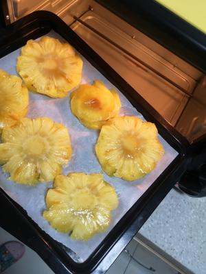烤菠萝片的做法 步骤1