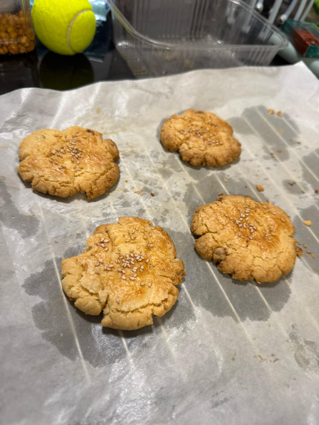 轻轻一按就碎掉的原味桃酥（不输猪油版）