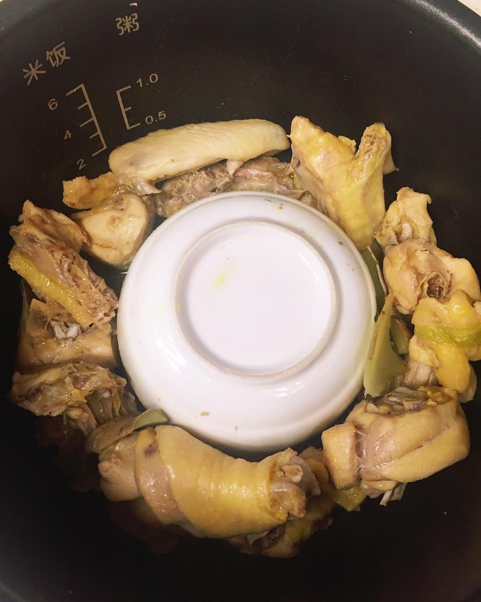 快手电饭锅盐焗蒸鸡