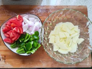 土豆洋葱西红柿【超下饭】的做法 步骤2