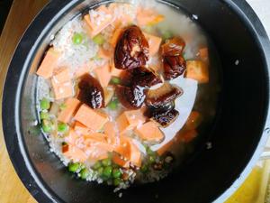 电饭锅香菇糯米鸡饭的做法 步骤7
