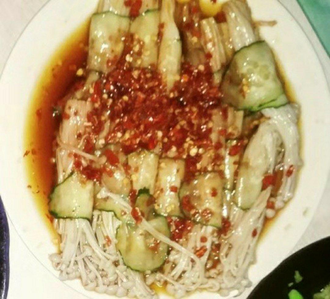 剁椒金针菇