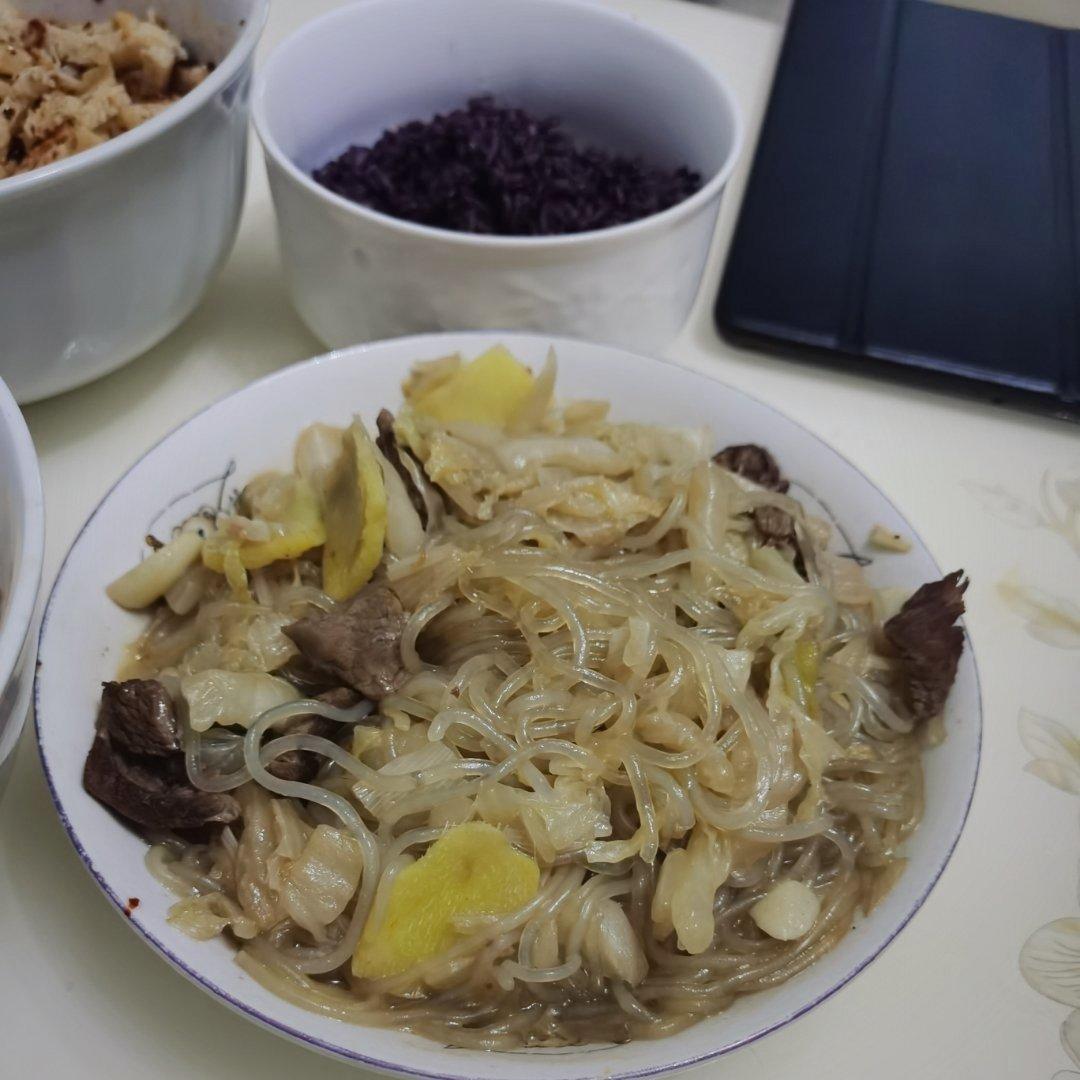 东北酸菜猪肉炖粉条