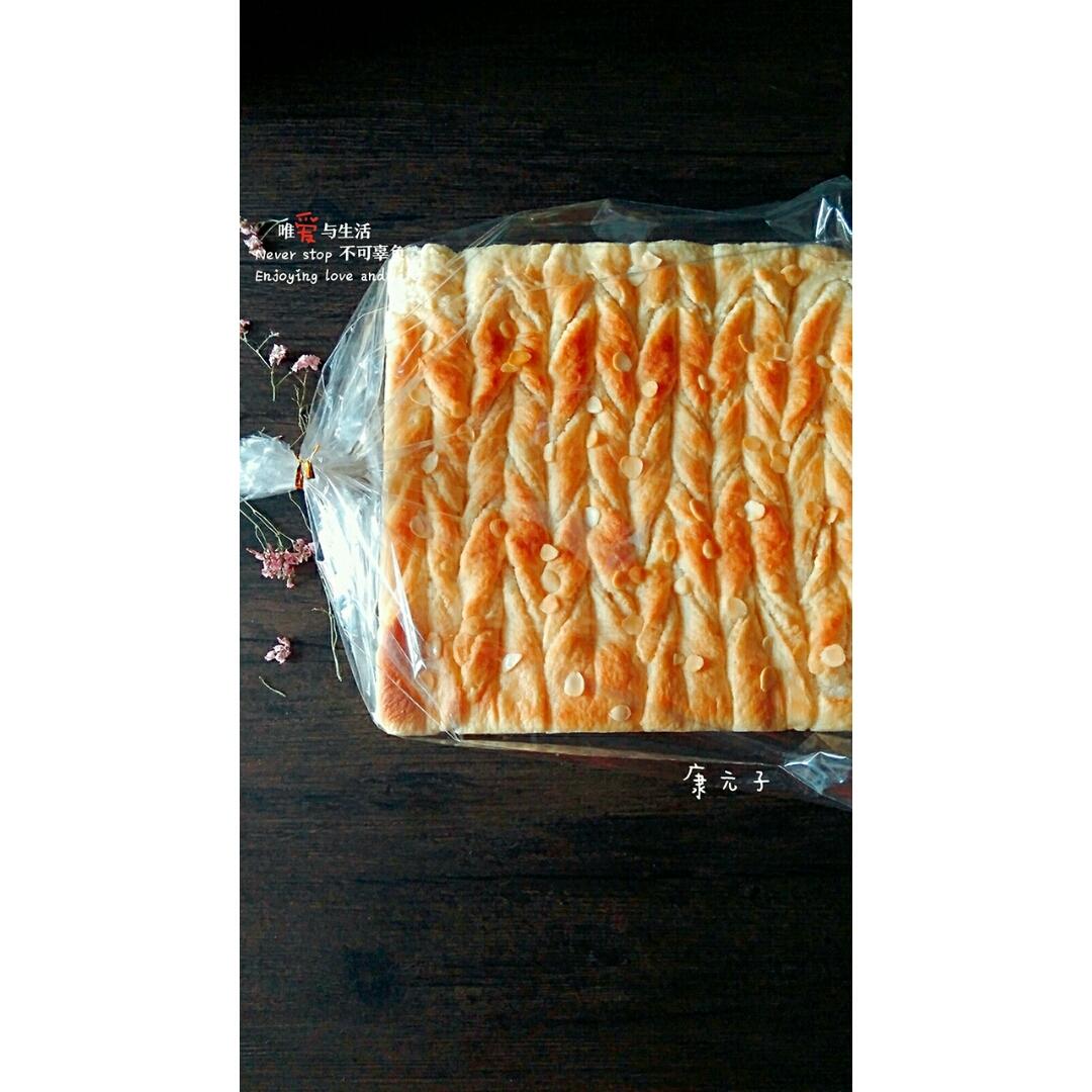 杏仁奶油软排包