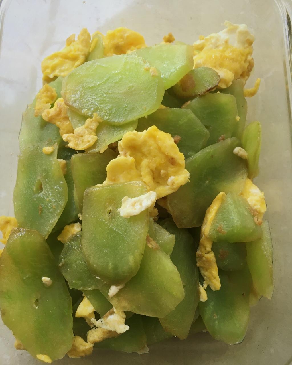 莴笋炒鸡蛋