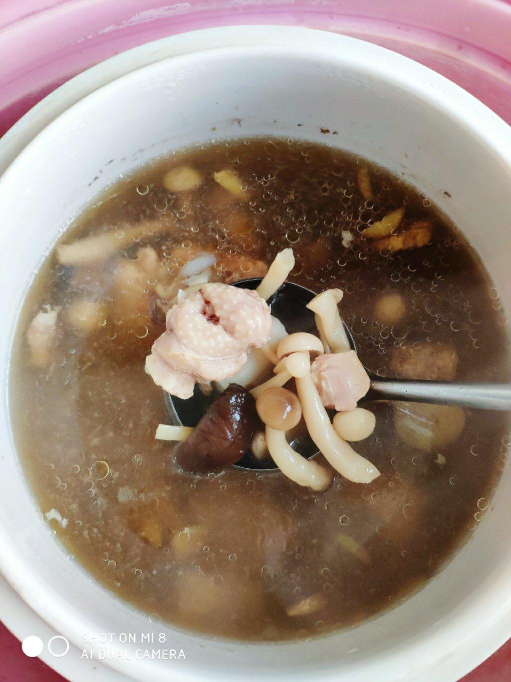 山药菌菇鸡汤