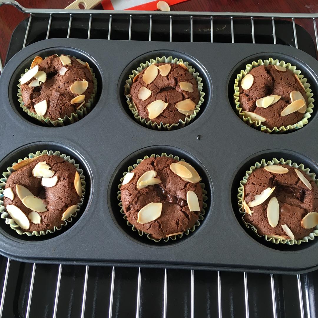 莫尼卡美食厨房：爆浆巧克力蛋糕