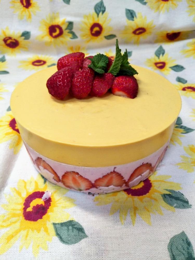 双拼慕斯蛋糕&草莓芒果慕斯蛋糕