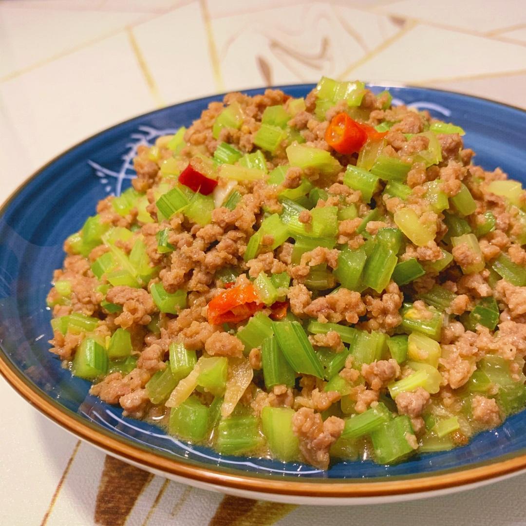 芹菜牛肉末「下饭神器」