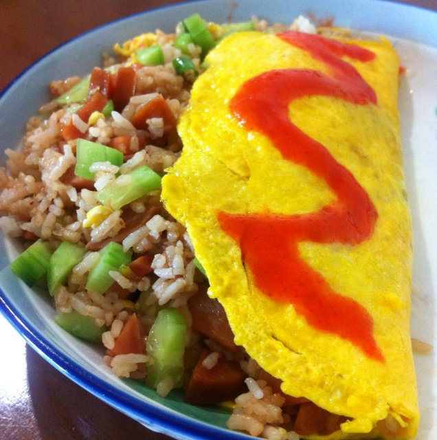 腊肠蛋包饭