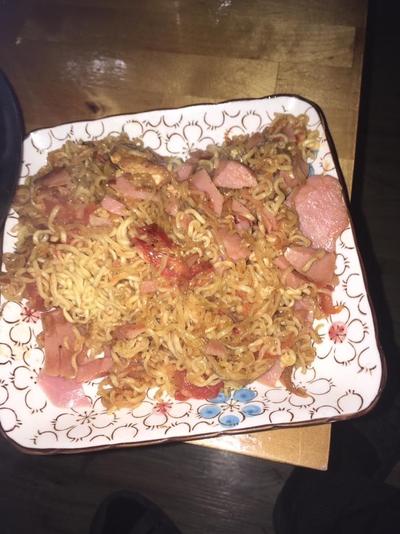 西红柿鸡蛋炒方便面