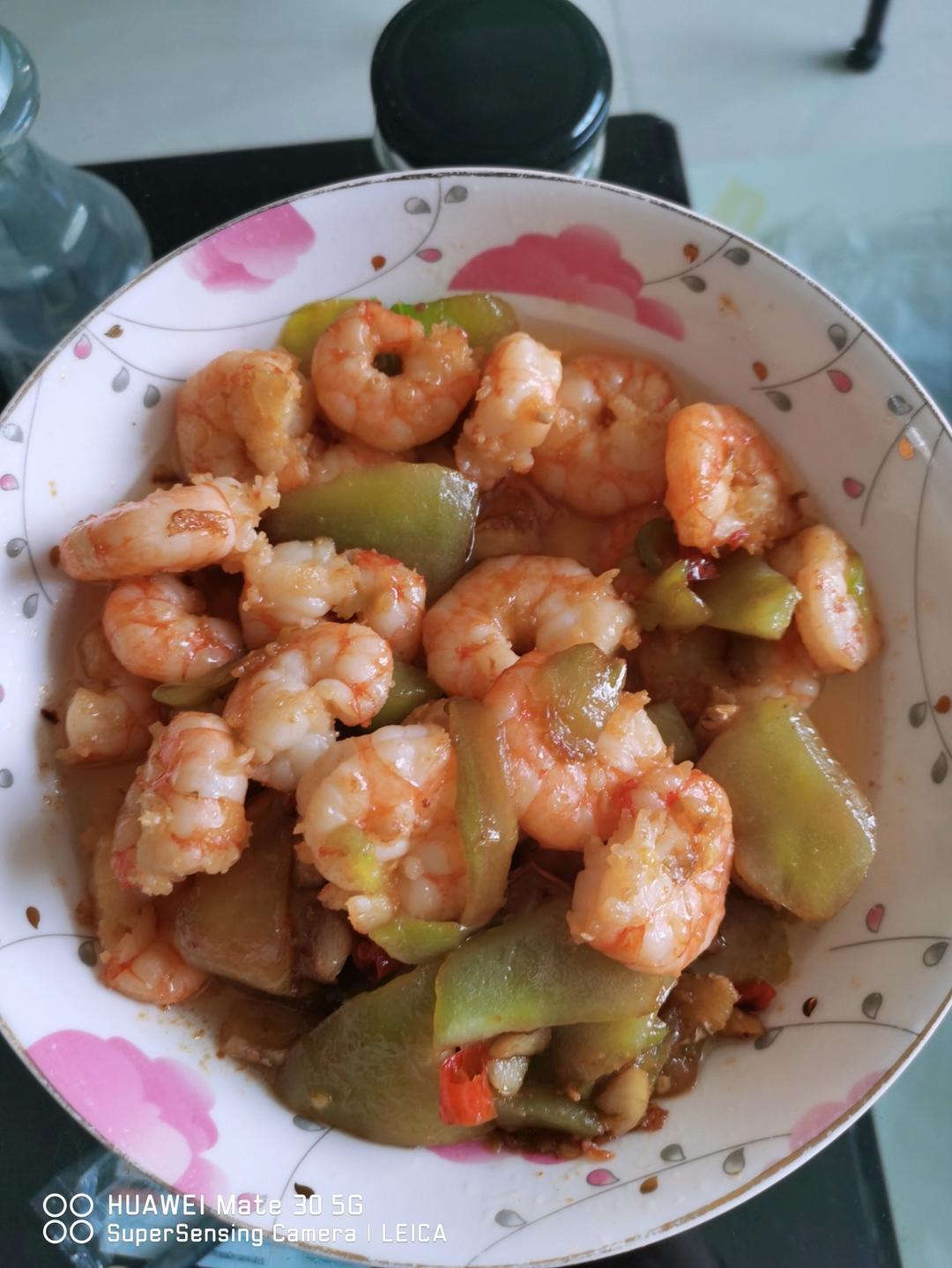 家常清淡青笋炒虾仁