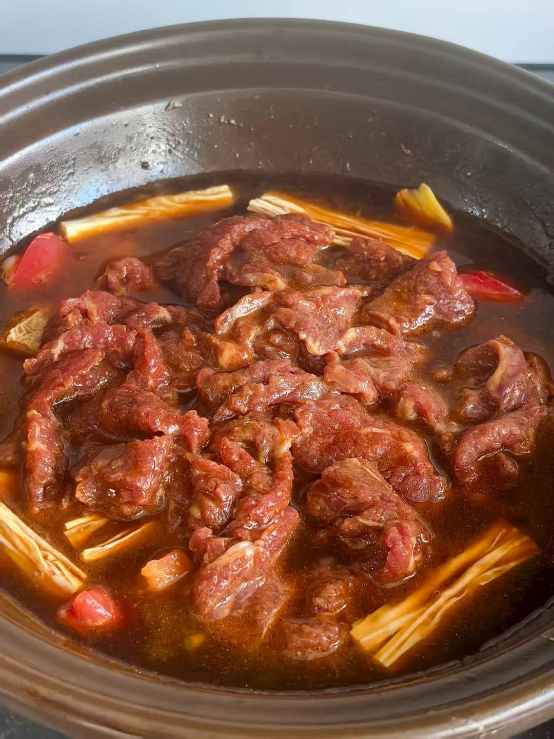 牛肉腐竹番茄煲
