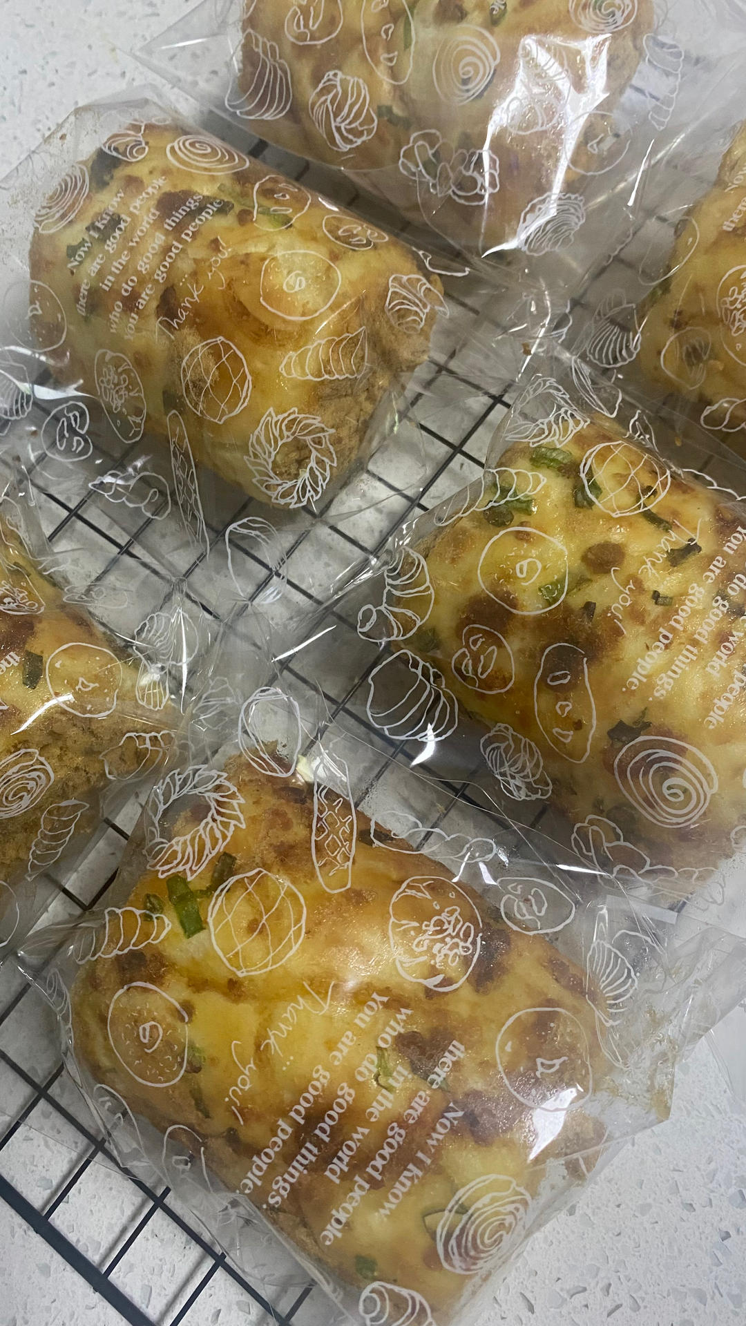 香葱肉松面包卷