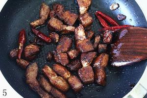 笋尖烧肉，肥而不腻的笋尖烧肉的做法 步骤5