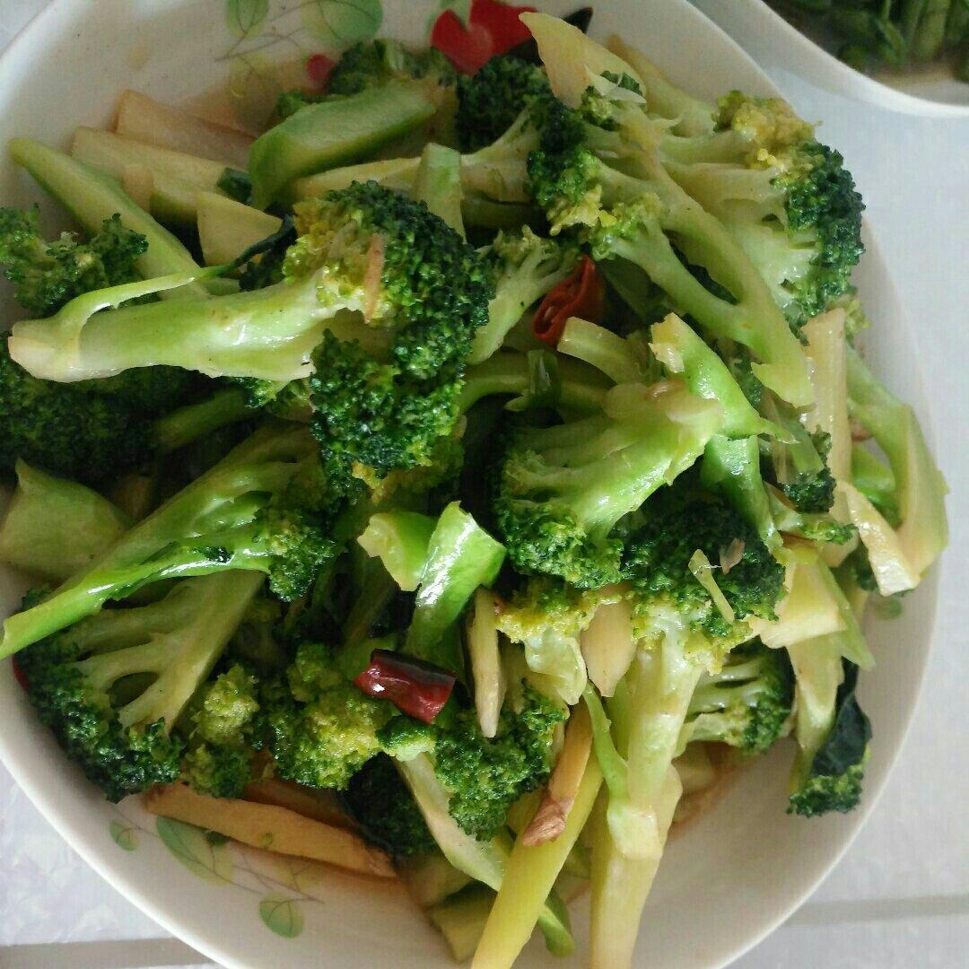 好吃到爆的耗油蒜蓉西兰花(从不修图，喜欢请关注)