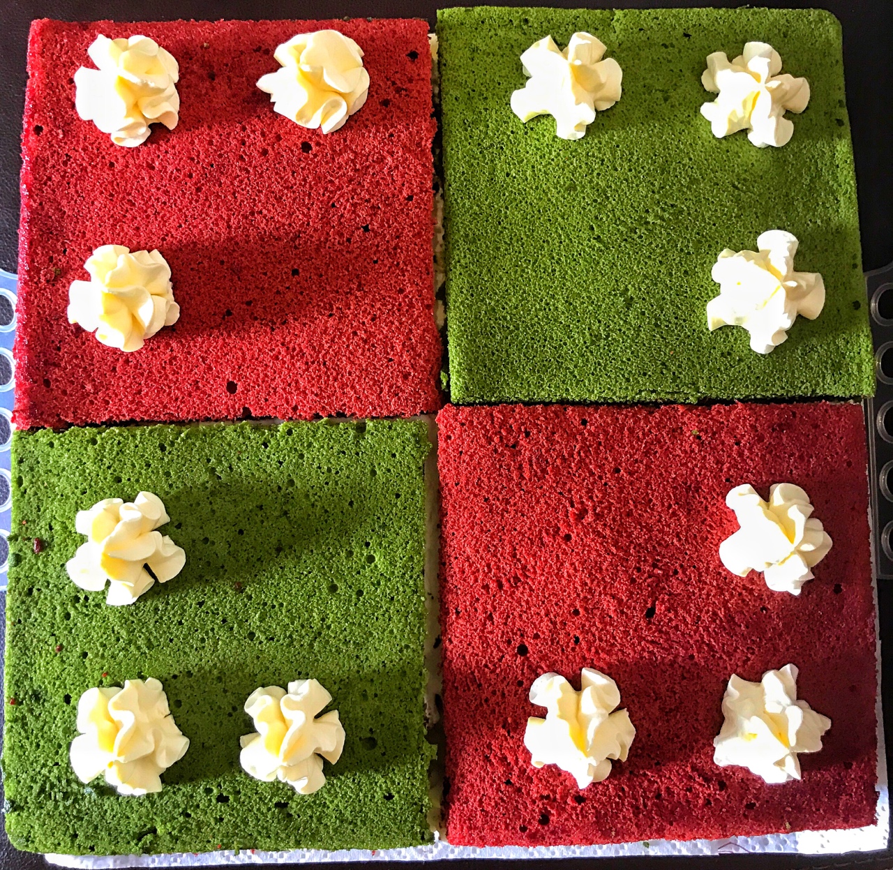 卷卷变身大蛋糕之新年双色方形蛋糕的做法 步骤3