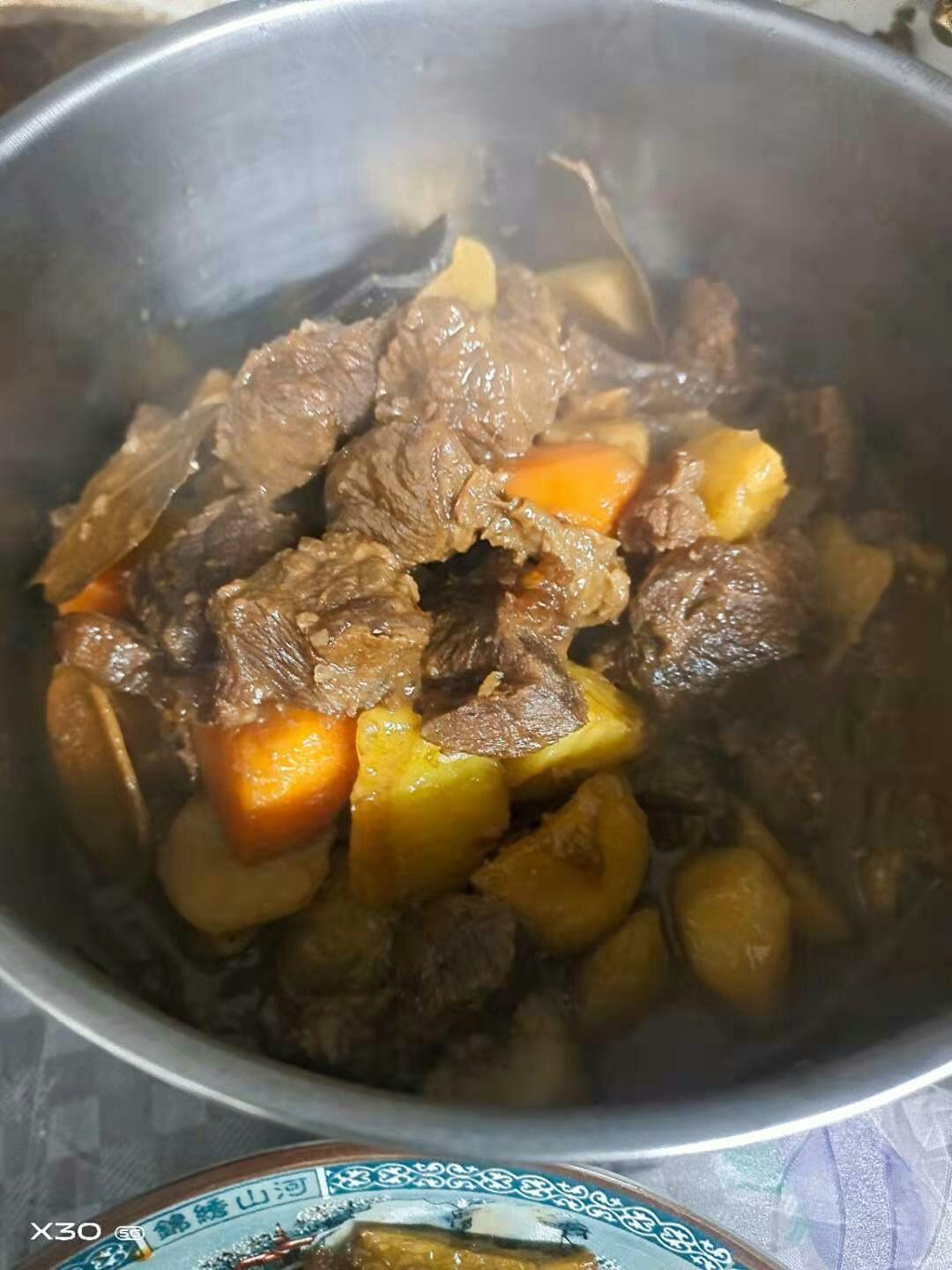 土豆焖牛腩