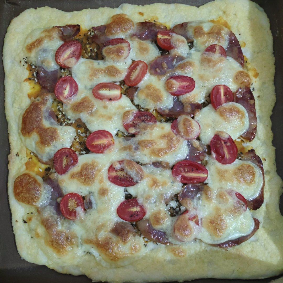 金枪鱼南瓜&番茄迷迭香鸡肉双享全麦薄底披萨【北鼎烤箱食谱】