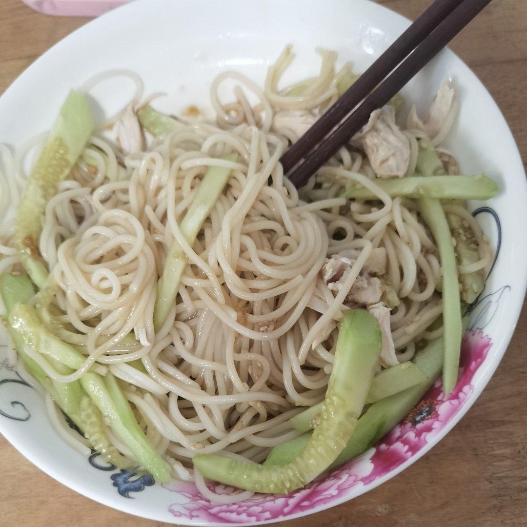 酸辣凉拌面