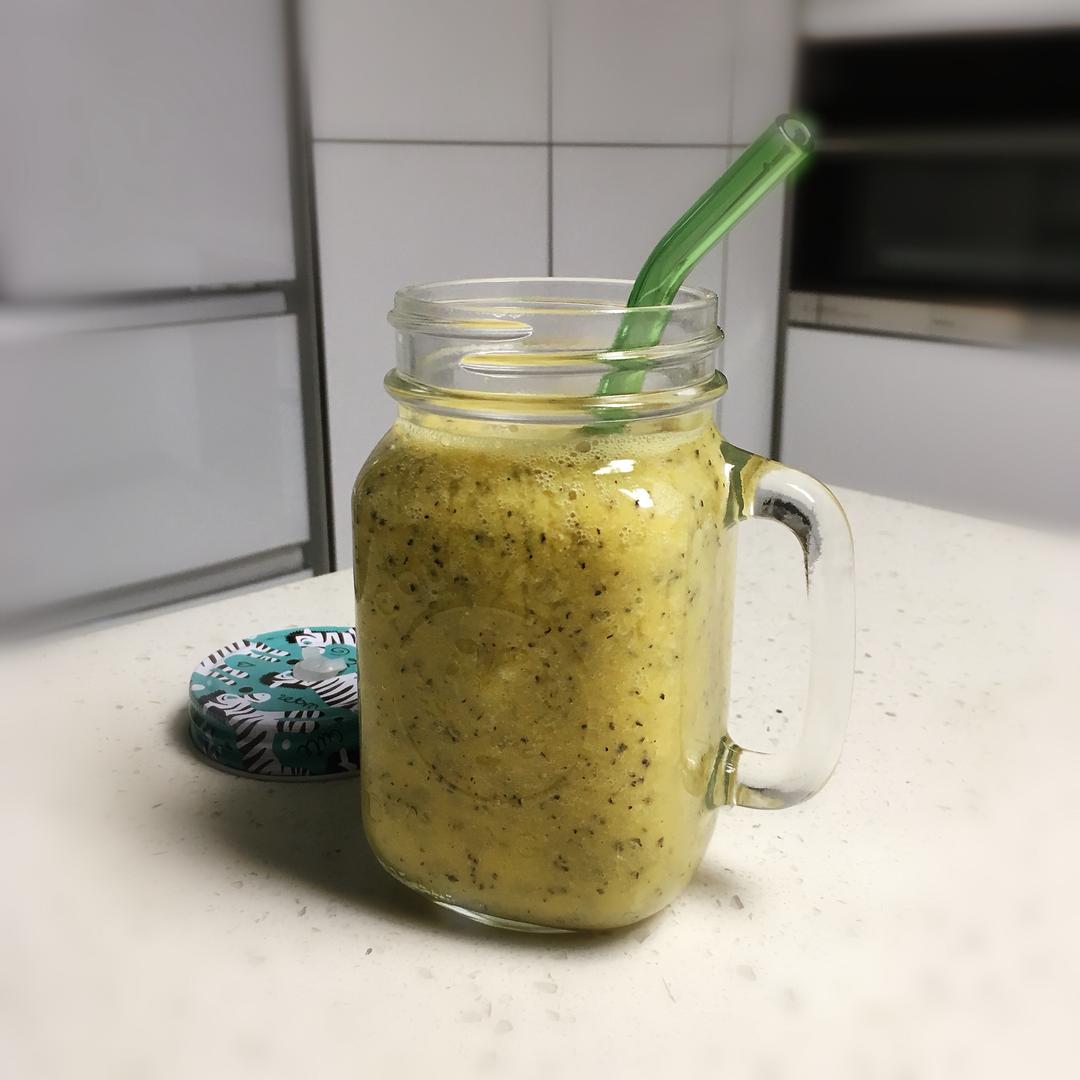 百香果苹果气泡饮