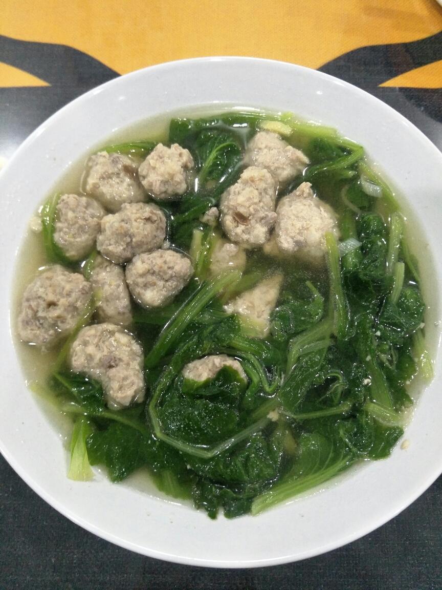 小白菜肉丸子汤的做法
