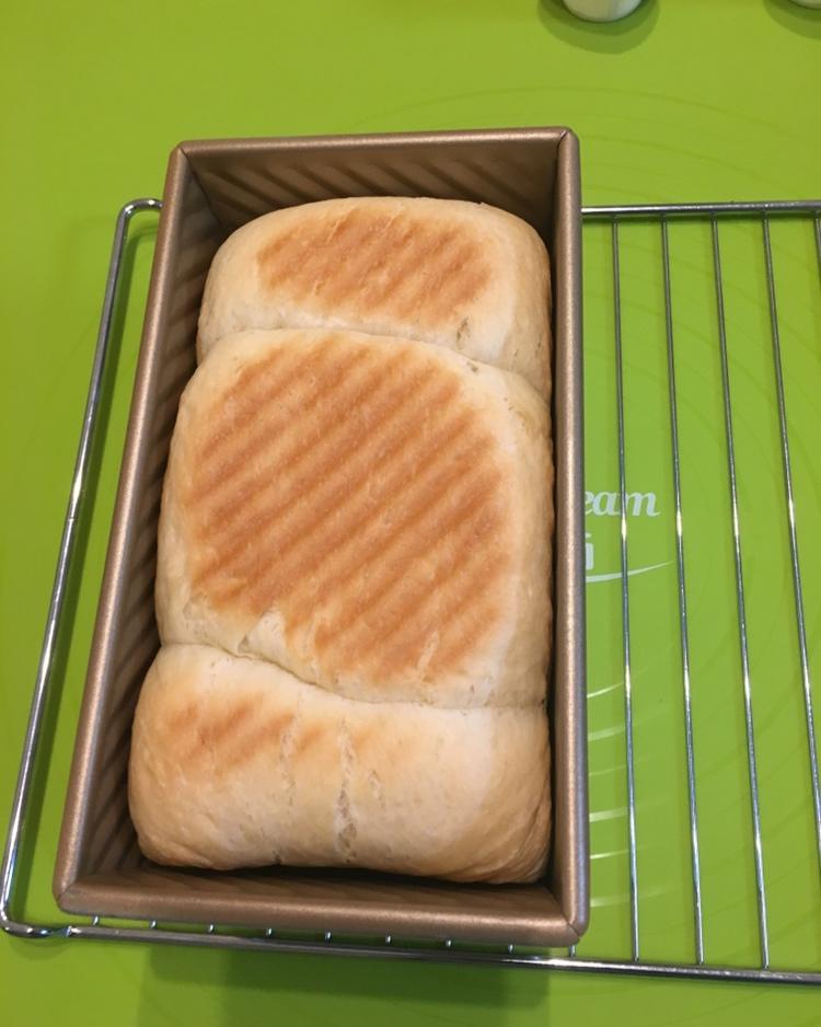老面包土司！（普通面粉，植物油也可以做出好面包！小时候的味道。。。）