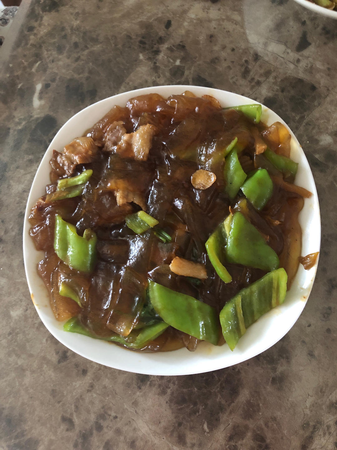 肉丝炒拉皮