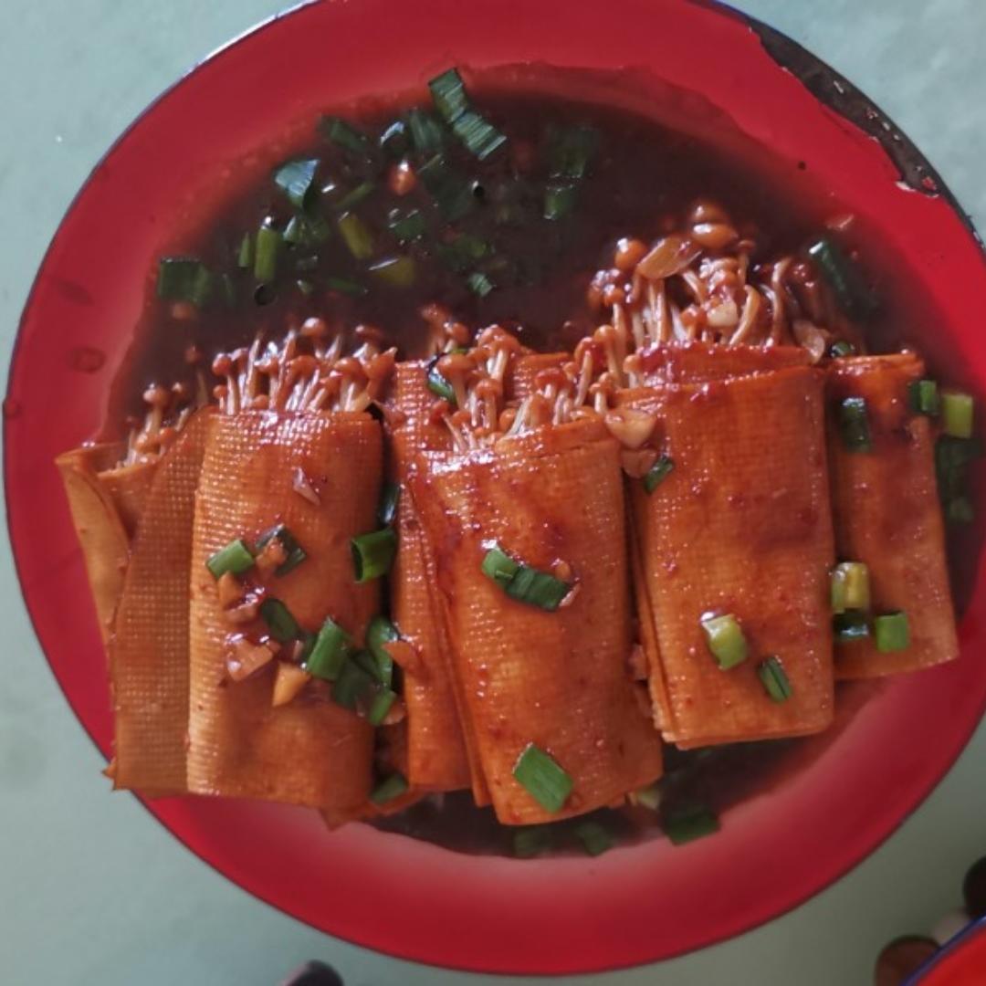 金针菇豆皮卷